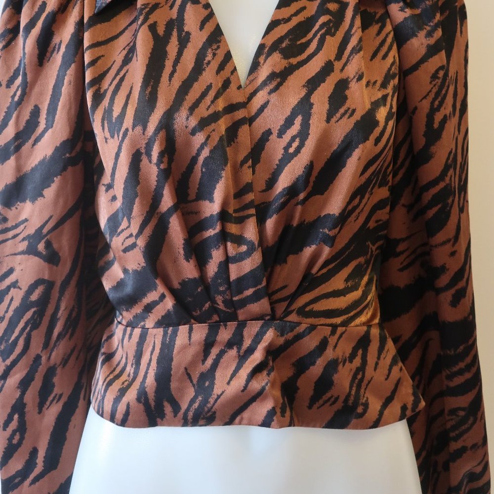 Ronny Kobo Collection Brown and Black Blouse - Picture 5 of 16